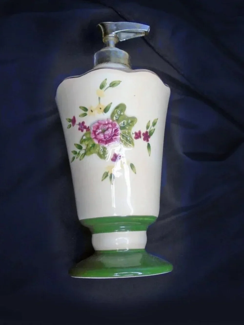 Vintage Ceramic Floral Soap / lotion Dispenser, Cottagecore Bathroom Accessory